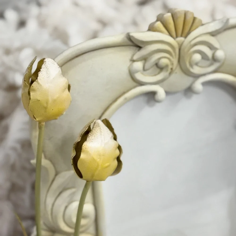 Vtg 3D Ceramic Resin & Metal Tulip Garden Themed Picture Frame Yellow Floral 4x6